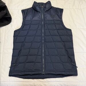 The North Face Men's Dark Blue Puffer Vest